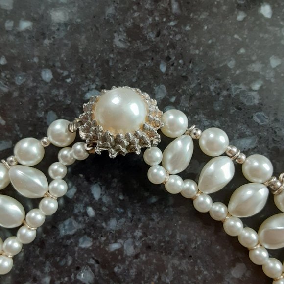Vintage Necklace - Costume Pearl and Crystal Beads - Picture 4 of 10